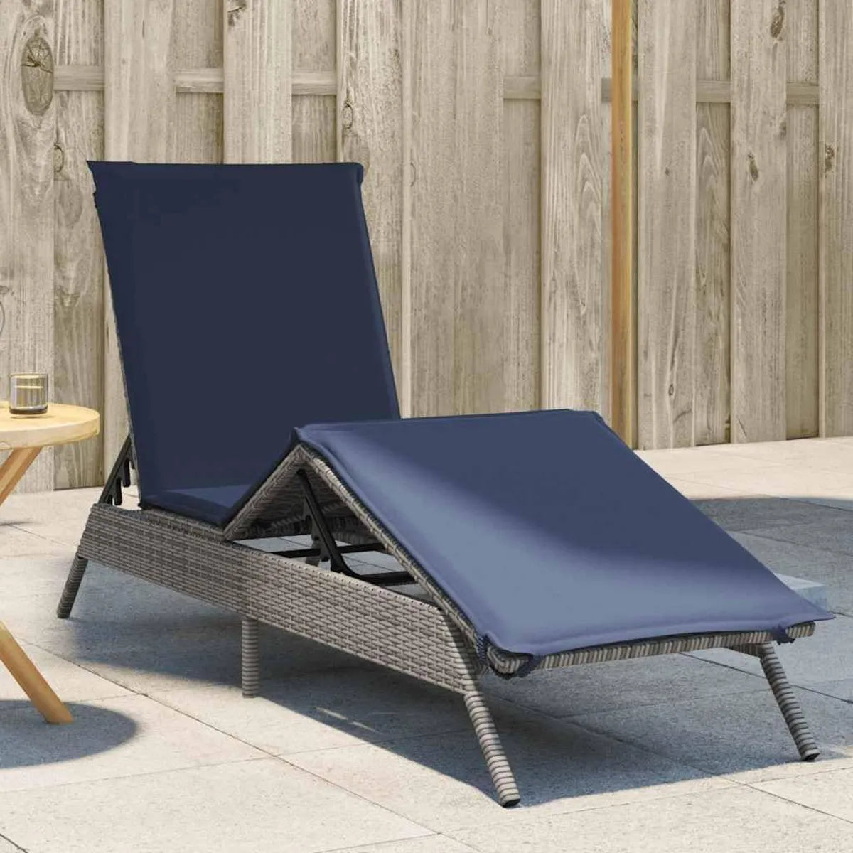 Sdraio in Polyrattan Grigio con Cuscino Resistente e Regolabile per Esterni