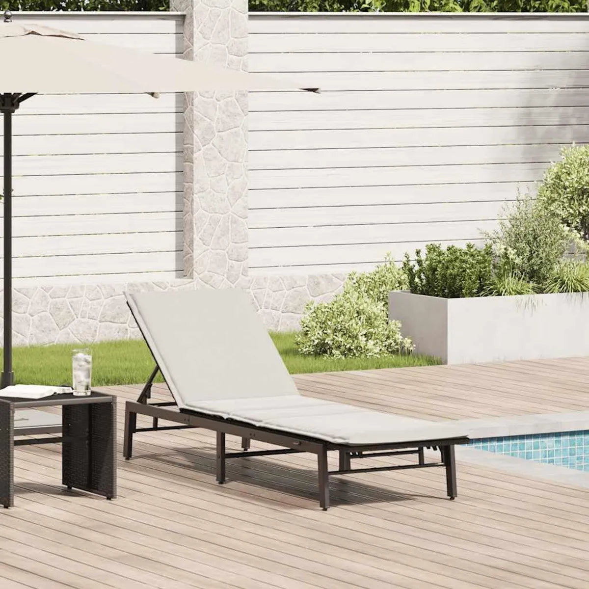 Sdraio in Polyrattan con Cuscino Nero, Schienale Regolabile, Resistente e Stabile per Esterno